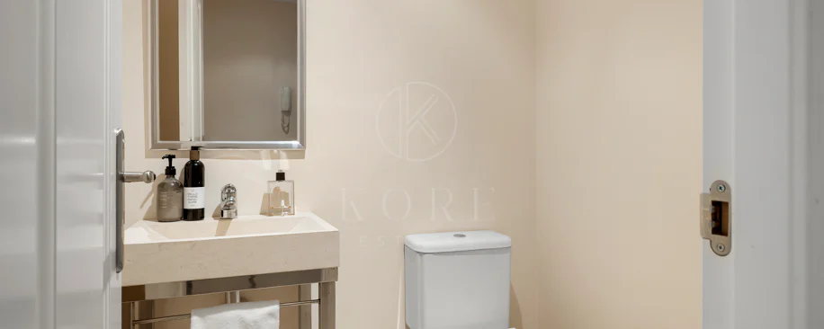 Apartament la Parter de Vânzare în Capanes del Golf, Benahavís – Comunitate Exclusivă cu Acces Controlat