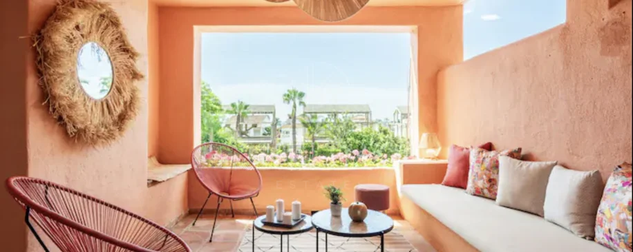 Elegante Apartamento de 2 Dormitorios en la Milla de Oro de Marbella con Gimnasio y Parking Subterráneo