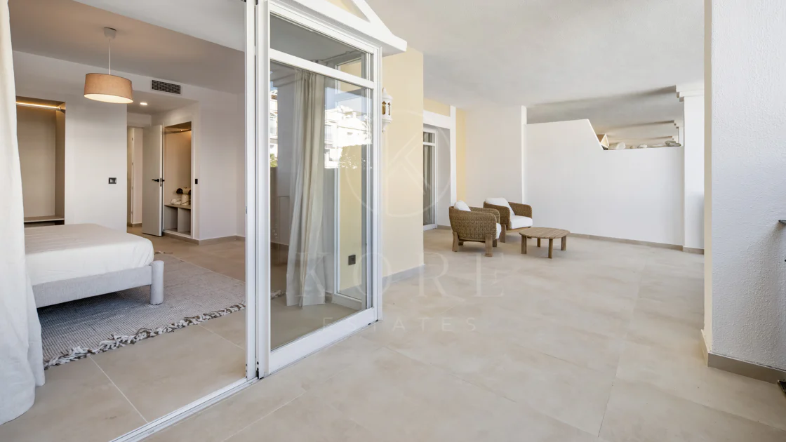 Apartament complet renovat cu trei dormitoare în inima zonei Nueva AndalucÃa, - Cu licență de închiriere