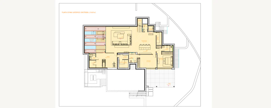Apartament complet renovat cu trei dormitoare în inima zonei Nueva Andalucía, - Cu licență de închiriere