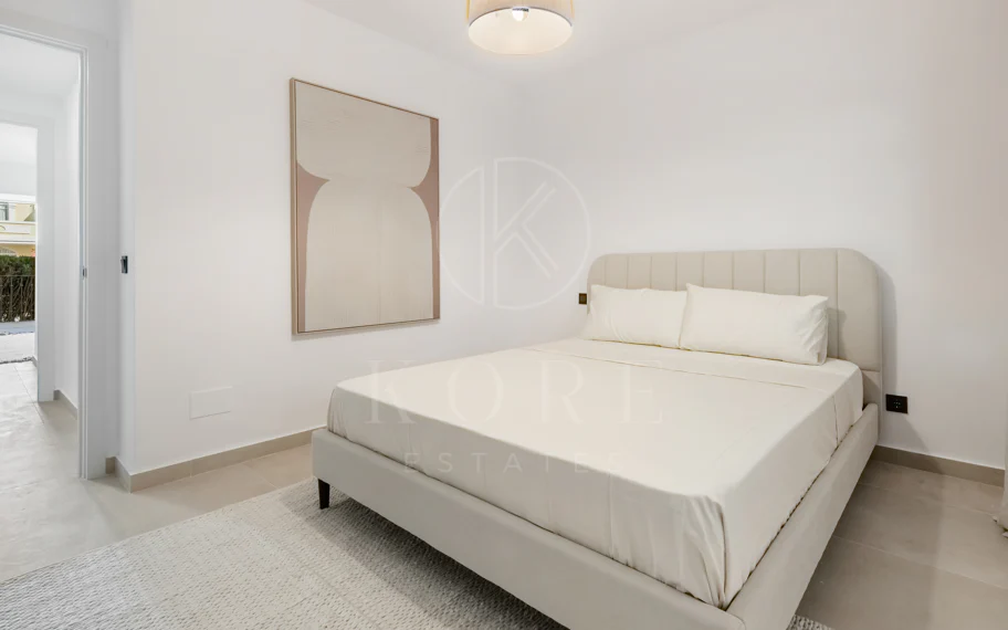 Apartamento de Tres Dormitorios Totalmente Renovado en el Corazón de Nueva Andalucía, Aloha