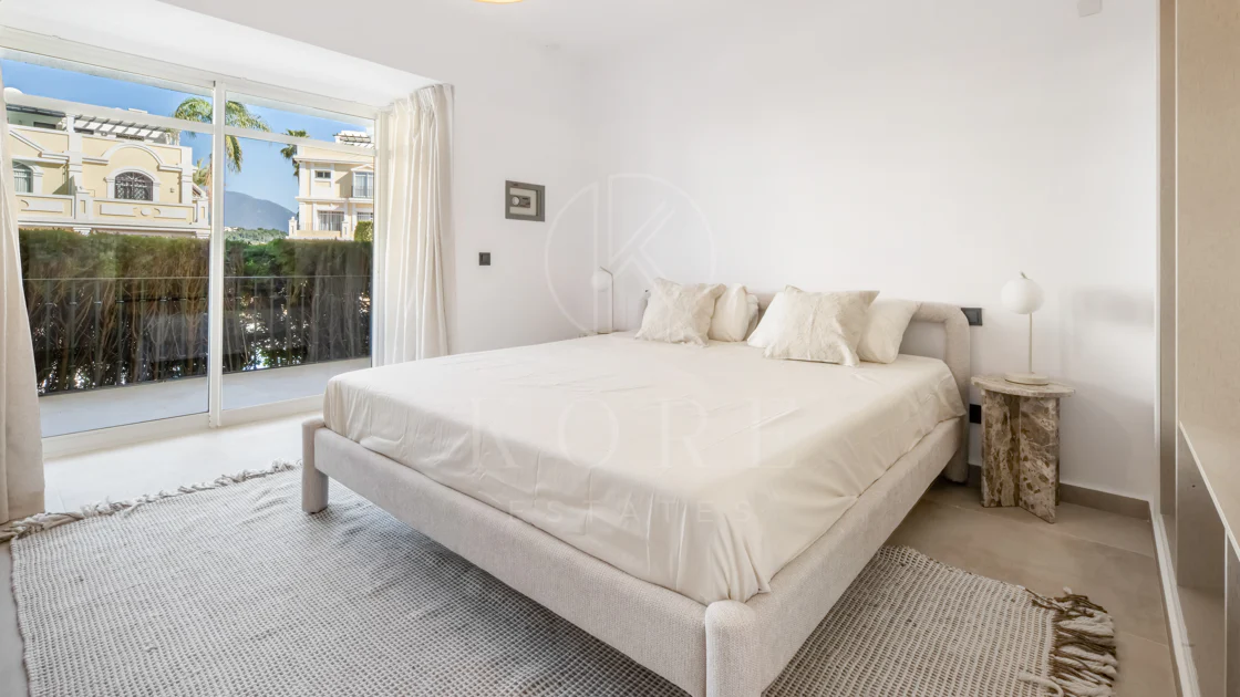 Apartament complet renovat cu trei dormitoare în inima zonei Nueva AndalucÃa, - Cu licență de închiriere