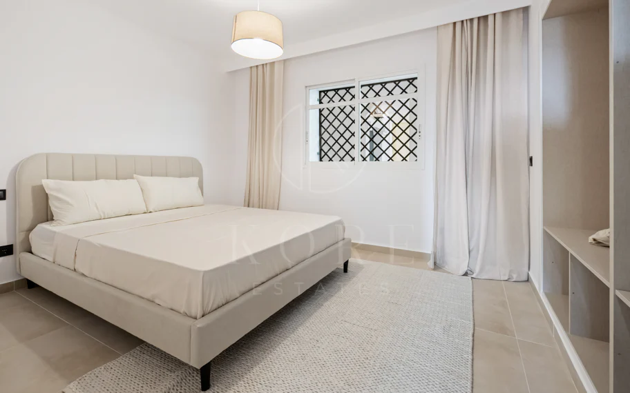 Apartamento de Tres Dormitorios Totalmente Renovado en el Corazón de Nueva Andalucía, Aloha