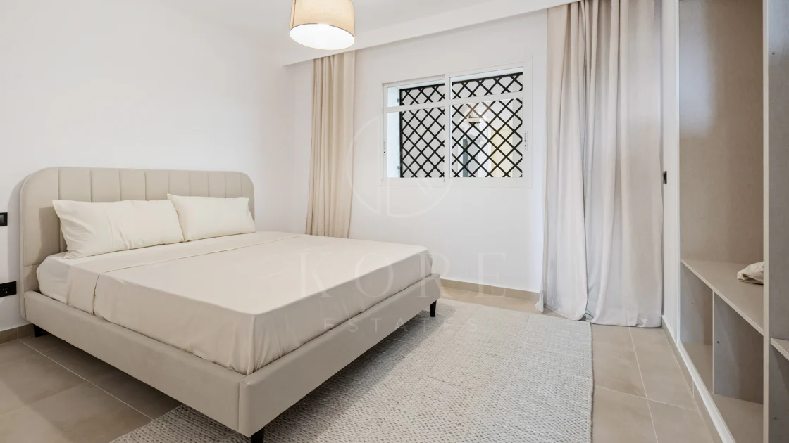 Apartament complet renovat cu trei dormitoare în inima zonei Nueva AndalucÃa, - Cu licență de închiriere