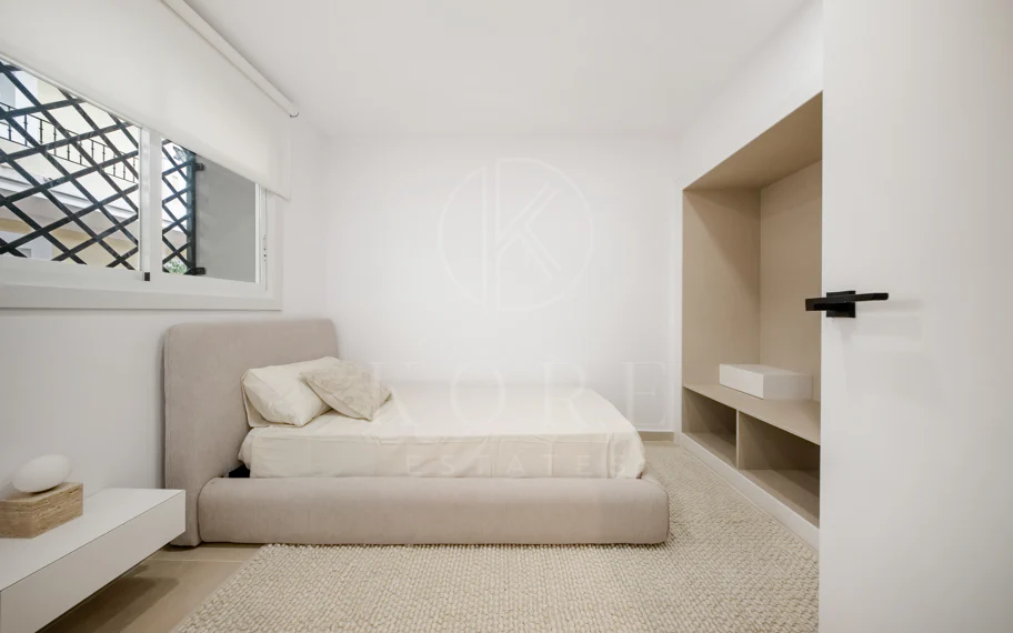 Apartamento de Tres Dormitorios Totalmente Renovado en el Corazón de Nueva Andalucía, Aloha