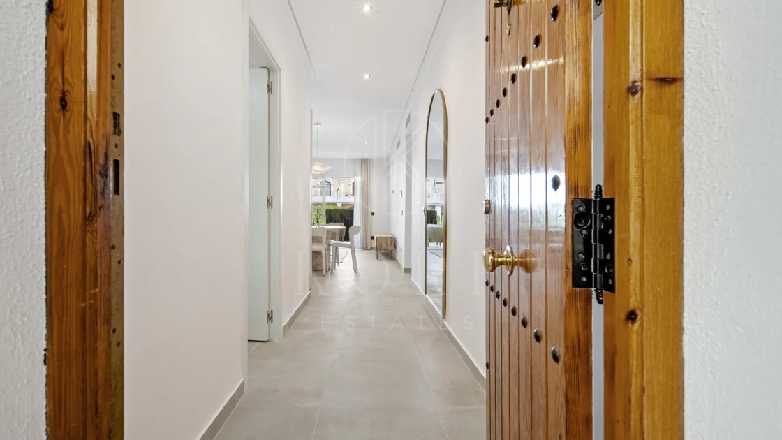 Apartament complet renovat cu trei dormitoare în inima zonei Nueva AndalucÃa, - Cu licență de închiriere