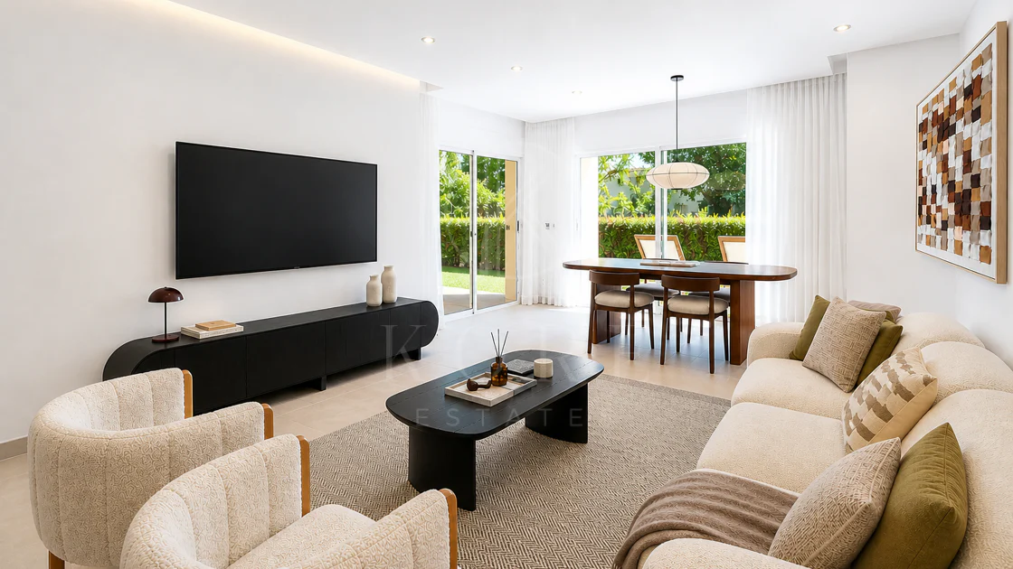 Apartament complet renovat cu trei dormitoare în Las Brisas, Nueva Andalucía