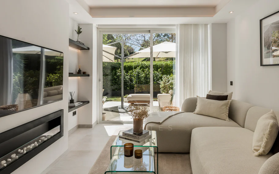 Apartamento Planta Baja en venta en La Quinta, Benahavis