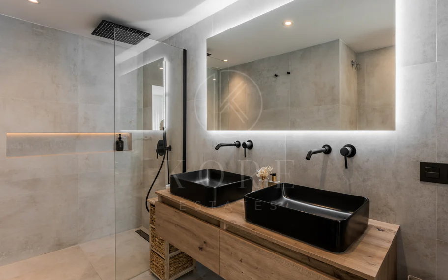 Apartamento Planta Baja en venta en La Quinta, Benahavis