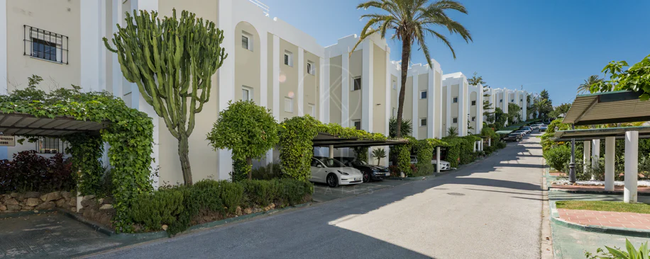 Ground Floor Apartment for sale in La Quinta, Benahavis