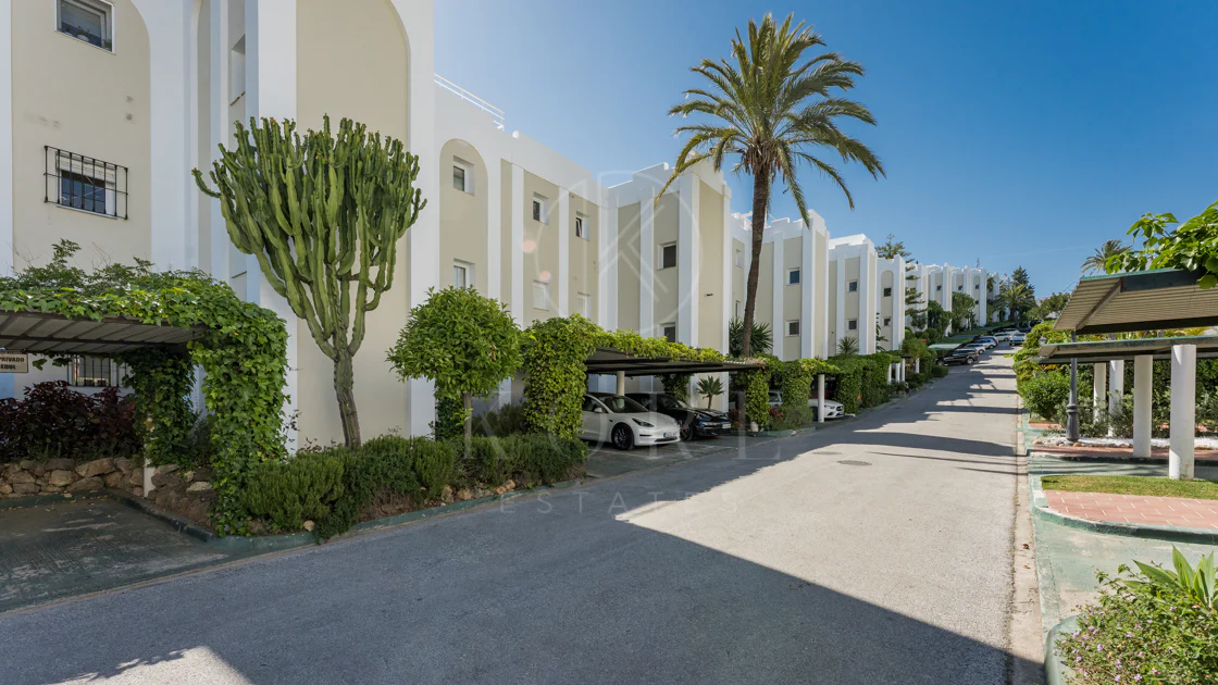Ground Floor Apartment for sale in La Quinta, Benahavis