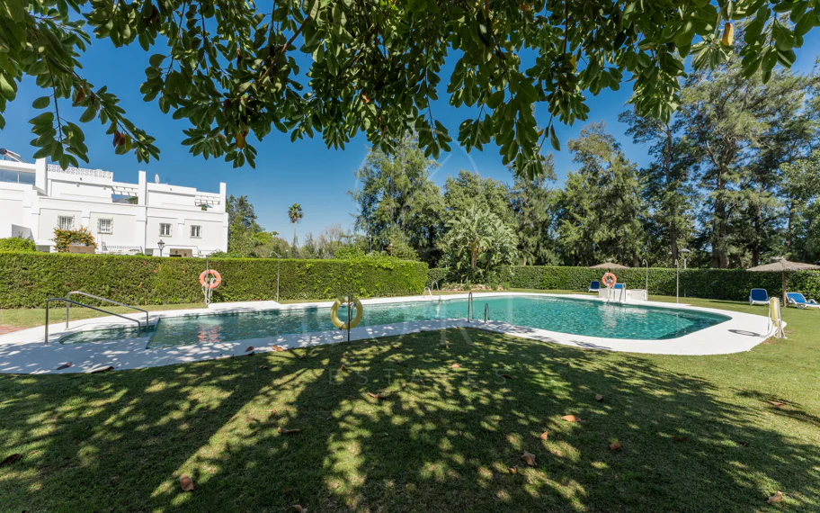 Apartamento Planta Baja en venta en La Quinta, Benahavis