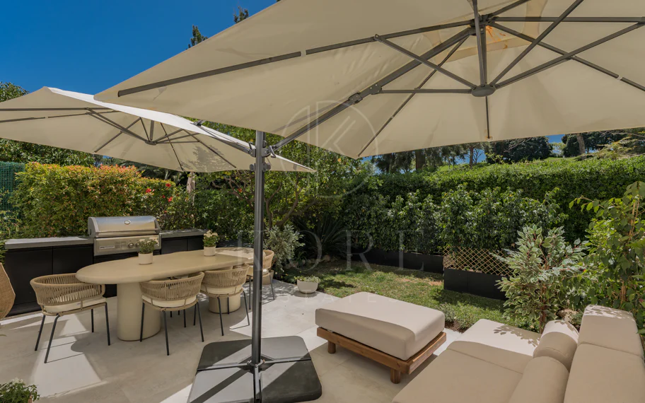 Apartamento Planta Baja en venta en La Quinta, Benahavis