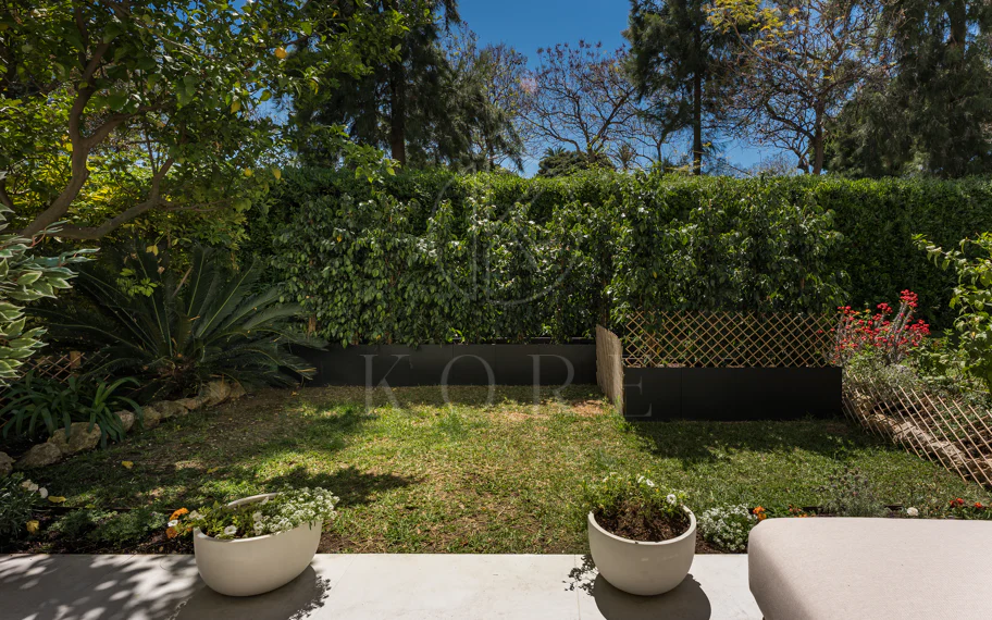 Apartamento Planta Baja en venta en La Quinta, Benahavis
