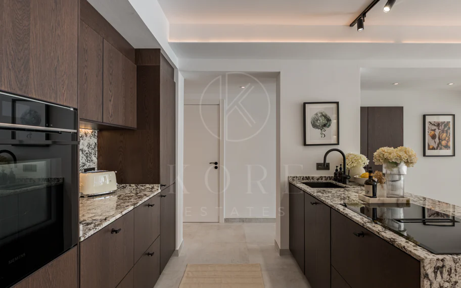 Apartamento Planta Baja en venta en La Quinta, Benahavis