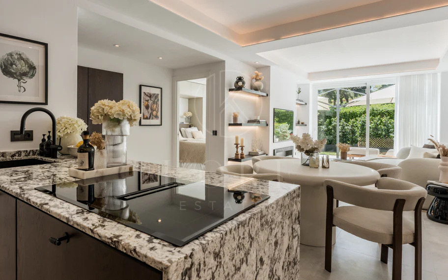 Apartamento Planta Baja en venta en La Quinta, Benahavis