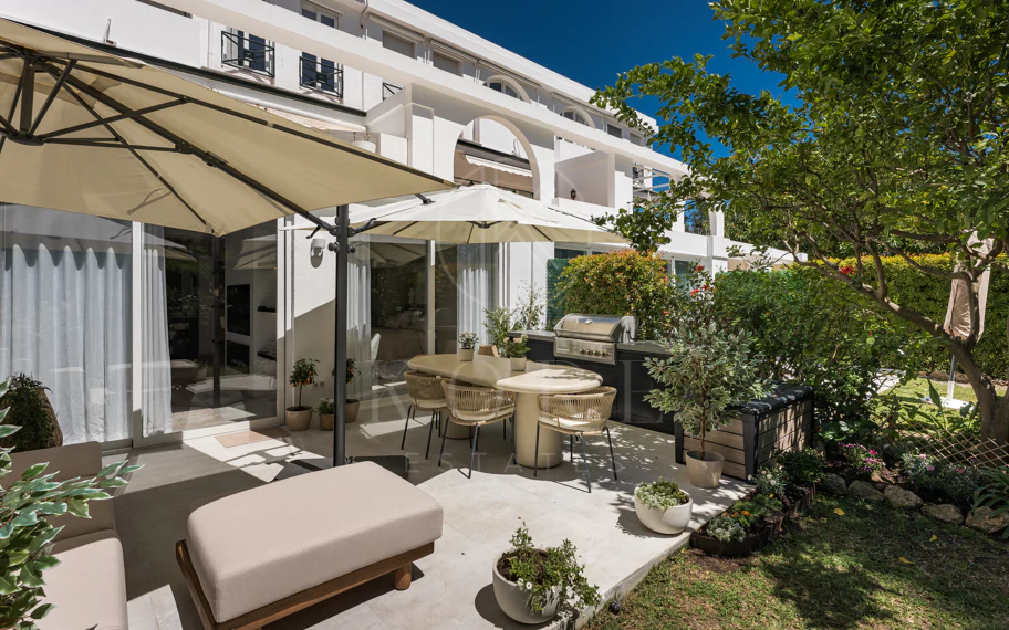 Apartamento Planta Baja en venta en La Quinta, Benahavis