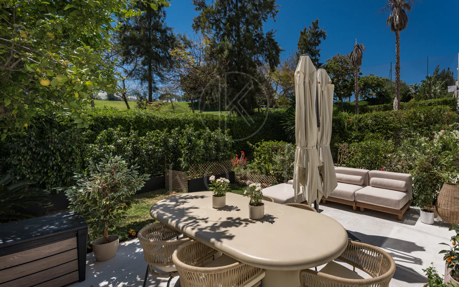 Apartamento Planta Baja en venta en La Quinta, Benahavis