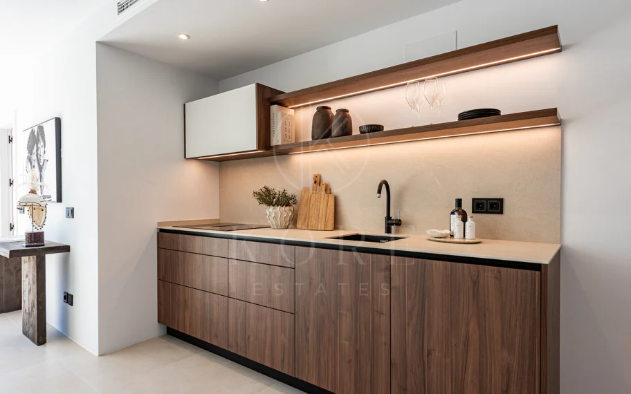 Apartamento reformado de 3 dormitorios en La Quinta, Benahavís con vistas panorámicas
