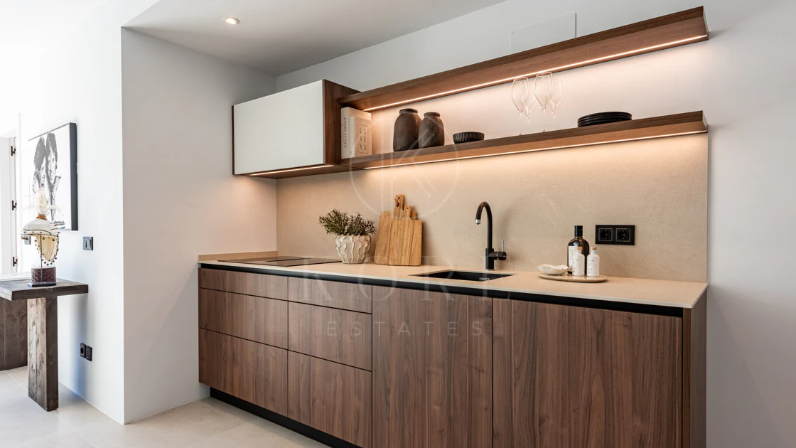 Renovated 3-Bedroom Apartment in La Quinta, Benahavís with Panoramic Views