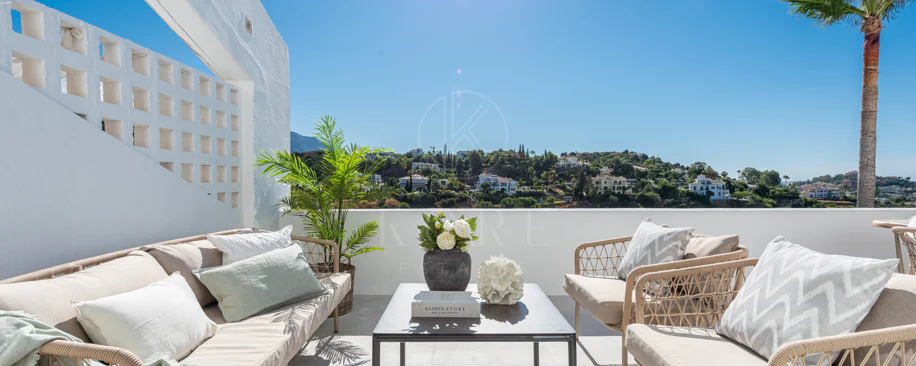Renovated 3-Bedroom Apartment in La Quinta, Benahavís with Panoramic Views