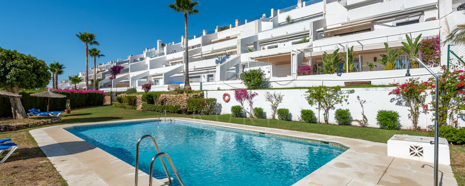 Renovated 3-Bedroom Apartment in La Quinta, Benahavís with Panoramic Views