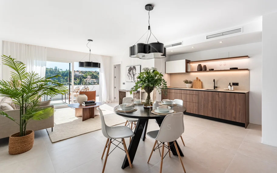 Apartamento reformado de 3 dormitorios en La Quinta, Benahavís con vistas panorámicas