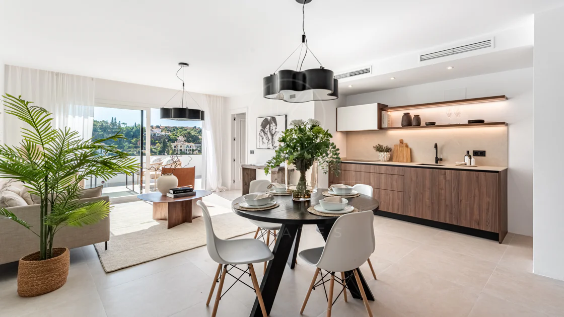 Renovated 3-Bedroom Apartment in La Quinta, Benahavís with Panoramic Views