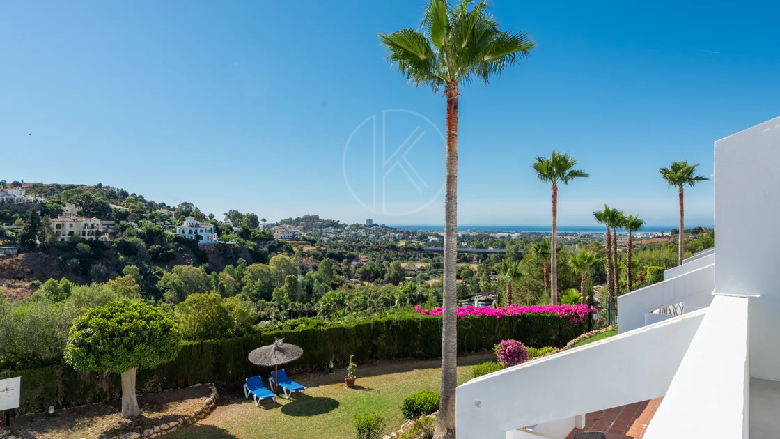 Renovated 3-Bedroom Apartment in La Quinta, Benahavís with Panoramic Views