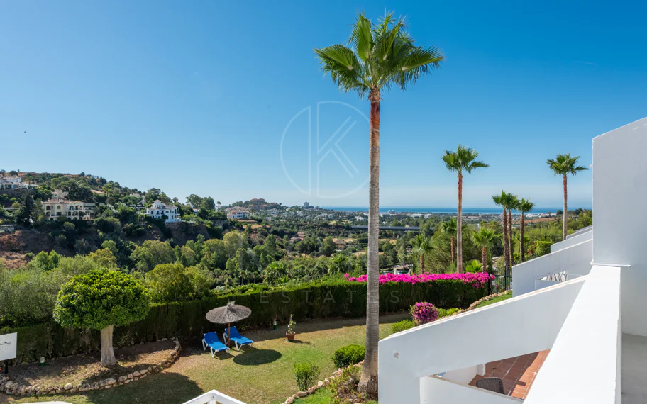 Apartamento reformado de 3 dormitorios en La Quinta, Benahavís con vistas panorámicas