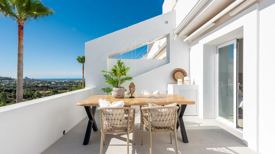 Renovated 3-Bedroom Apartment in La Quinta, Benahavís with Panoramic Views