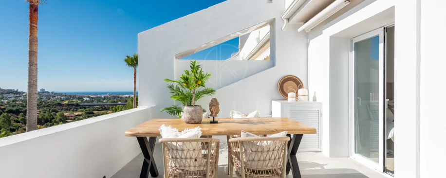 Renovated 3-Bedroom Apartment in La Quinta, Benahavís with Panoramic Views