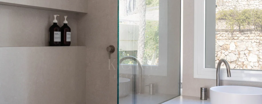 Exclusivo apartamento de 2 dormitorios con vistas panorámicas en Los Arcos (La Quinta), Benahavís
