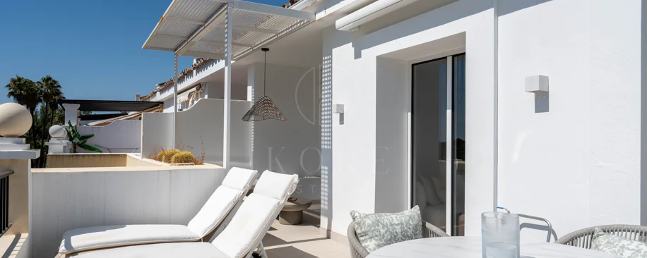 Exclusivo apartamento de 2 dormitorios con vistas panorámicas en Los Arcos (La Quinta), Benahavís