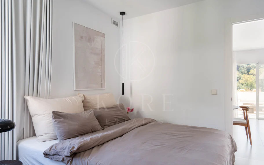 Exclusivo apartamento de 2 dormitorios con vistas panorámicas en Los Arcos (La Quinta), Benahavís