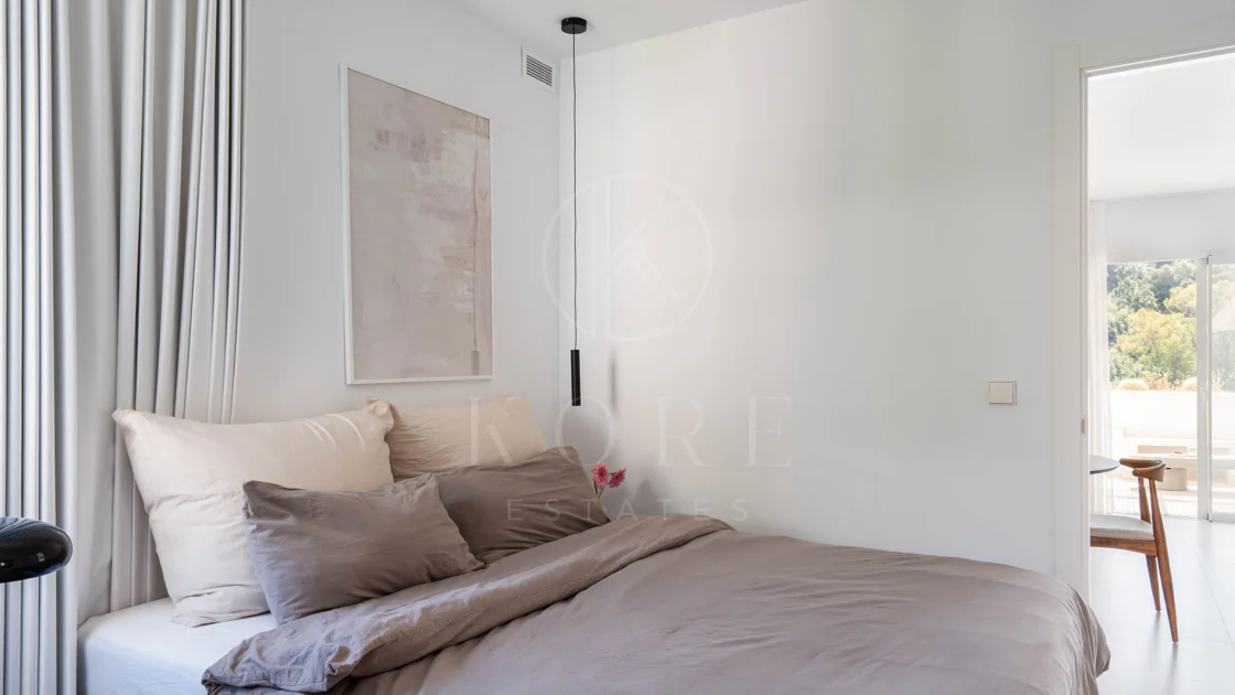 Exclusivo apartamento de 2 dormitorios con vistas panorámicas en Los Arcos (La Quinta), Benahavís