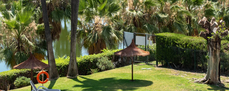 Exclusivo apartamento de 2 dormitorios con vistas panorámicas en Los Arcos (La Quinta), Benahavís