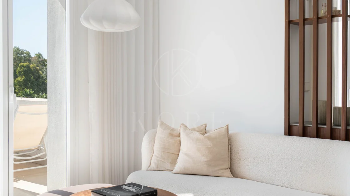 Exclusivo apartamento de 2 dormitorios con vistas panorámicas en Los Arcos (La Quinta), Benahavís