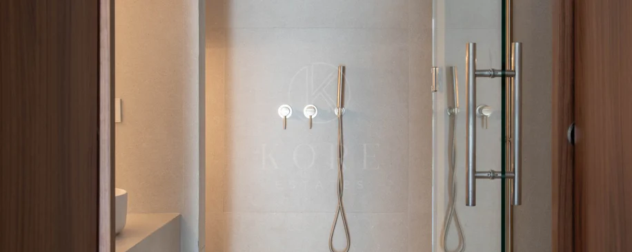Exclusivo apartamento de 2 dormitorios con vistas panorámicas en Los Arcos (La Quinta), Benahavís