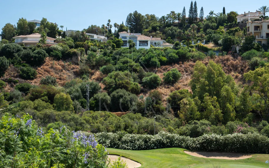 Exclusivo apartamento de 2 dormitorios con vistas panorámicas en Los Arcos (La Quinta), Benahavís