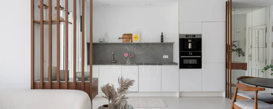 Exclusivo apartamento de 2 dormitorios con vistas panorámicas en Los Arcos (La Quinta), Benahavís