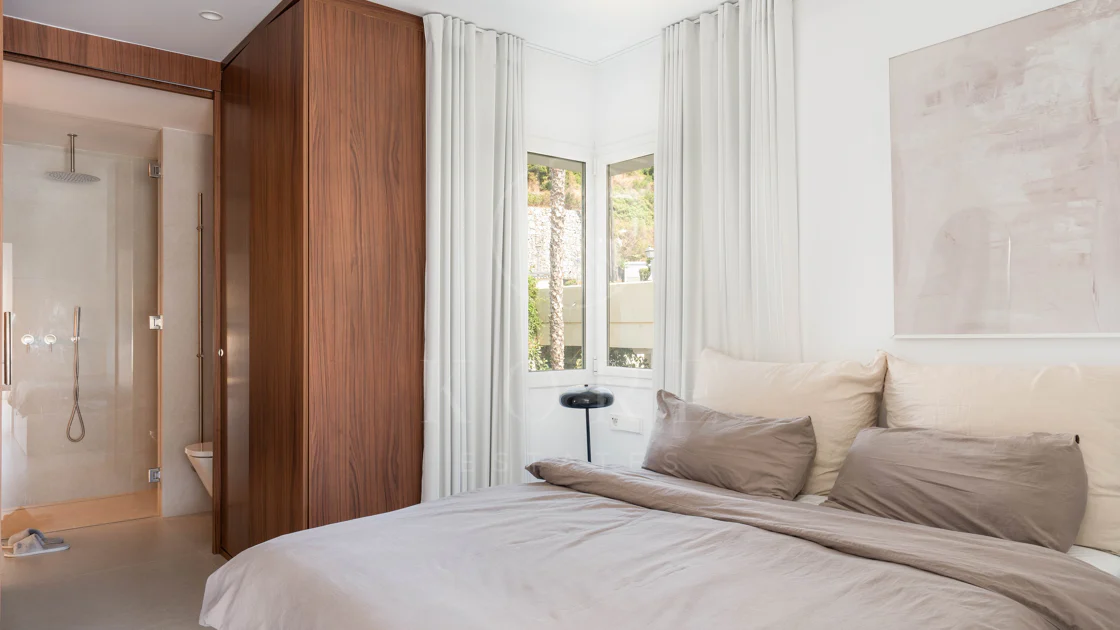Exclusivo apartamento de 2 dormitorios con vistas panorámicas en Los Arcos (La Quinta), Benahavís