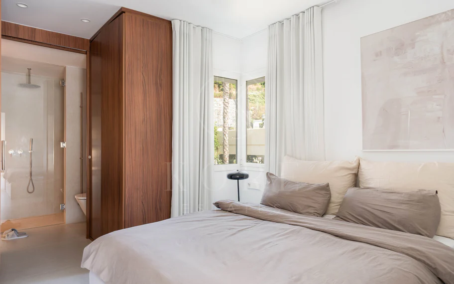 Exclusivo apartamento de 2 dormitorios con vistas panorámicas en Los Arcos (La Quinta), Benahavís