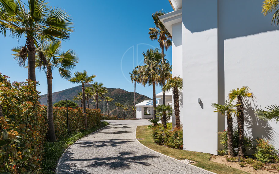 Reședință elegantă andaluză cu vedere panoramică la mare și munte în La Zagaleta