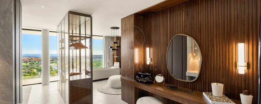 Vilă de lux contemporană cu vedere la terenul de golf și Marea Mediterană în La Reserva de Sotogrande