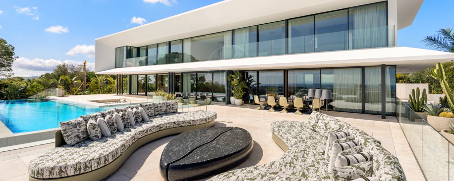 Vilă de lux contemporană cu vedere la terenul de golf și Marea Mediterană în La Reserva de Sotogrande