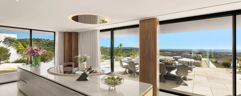 Vilă de lux contemporană cu vedere la terenul de golf și Marea Mediterană în La Reserva de Sotogrande