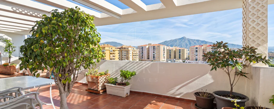 Oportunidad de Inversión y Proyecto de Rehabilitación | Ático Dúplex con Vistas Panorámicas al Mar