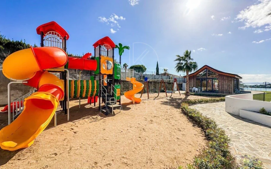 Contemporáneo Mediterráneo Viviendo en una comunidad exclusiva Resort-Style