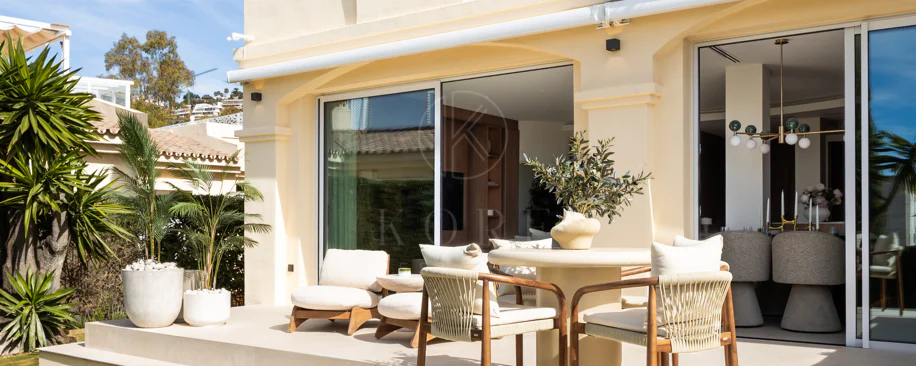 Luxury Townhouse in El Herrojo, Benahavís with 4 bedrooms